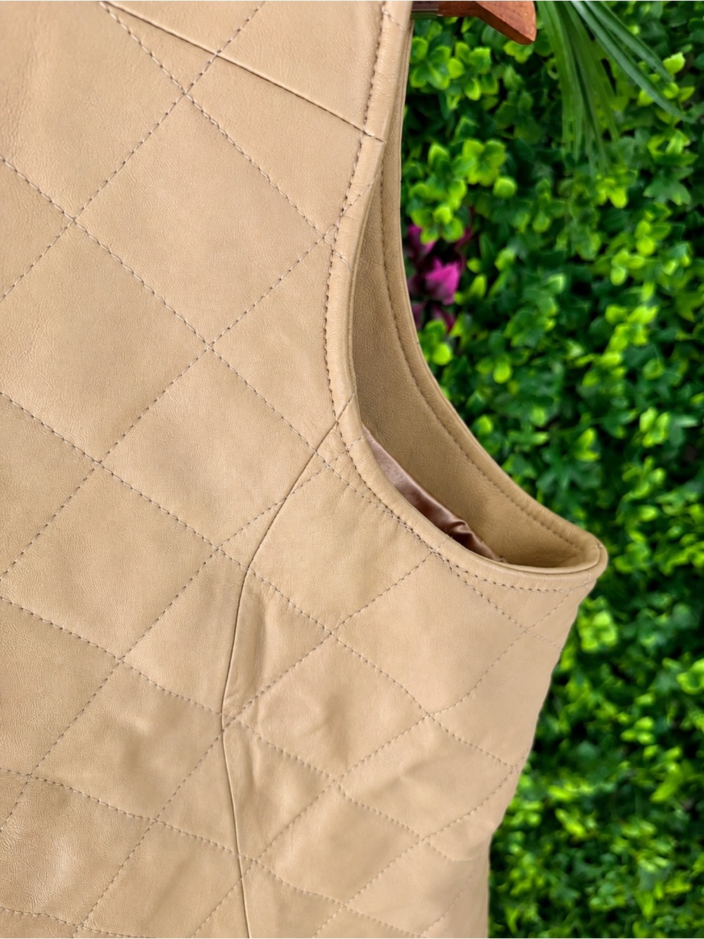 Pamela McCoy Genuine Leather Quilted Vest Size L Tan Beige Zip Front - Picture 5 of 11